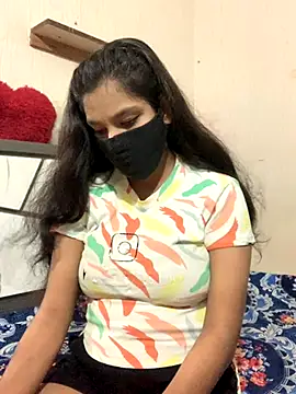 hottiess69 online show from October 3, 2025, 8:32 pm