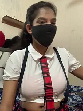 hottiess69 online show from September 19, 2025, 5:33 am