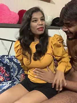 hottiess69 online show from February 14, 2025, 7:02 pm