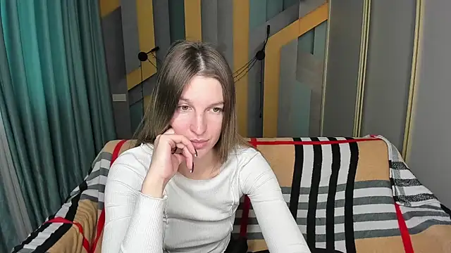 EmilyWalkeri online show from November 24, 2025, 7:41 am