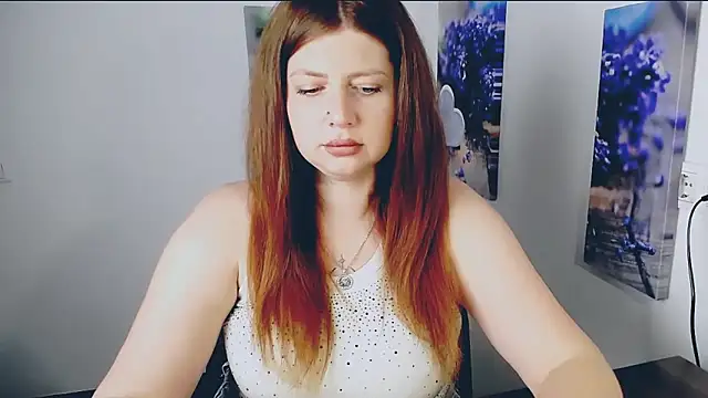 Snapshot of Lizzy_Love chatting on June 19, 2026, 10:43 am Lizzy Love online show from June 19, 2026, 10:43 am