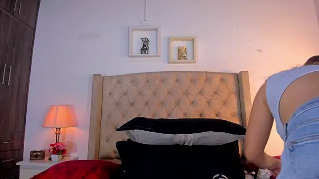 allisson m online show from December 18, 2025, 12:09 pm