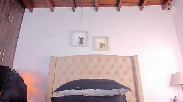 Snapshot of allisson_m chatting on September 29, 2025, 12:11 pm allisson m online show from September 29, 2025, 12:11 pm