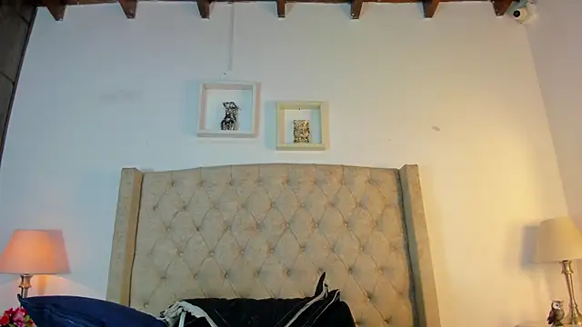 Snapshot of allisson_m chatting on October 21, 2025, 12:04 pm allisson m online show from October 21, 2025, 12:04 pm