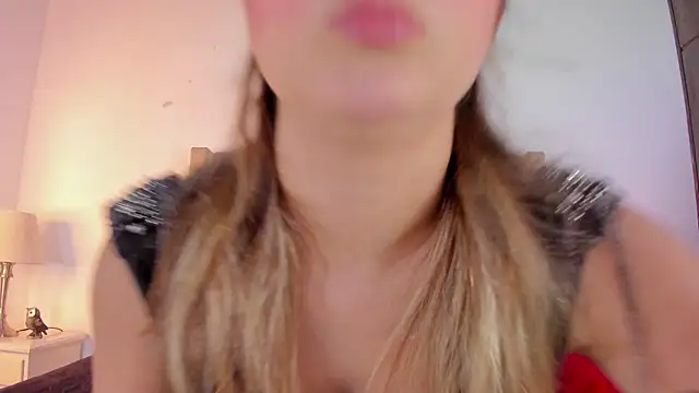 Snapshot of allisson_m chatting on November 24, 2025, 12:05 pm allisson m online show from November 24, 2025, 12:05 pm