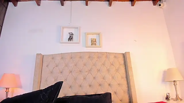 Snapshot of allisson_m chatting on October 1, 2025, 12:09 pm allisson m online show from October 1, 2025, 12:09 pm