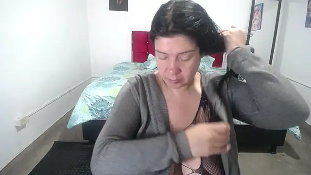 Snapshot of matuurebigboobs chatting on December 27, 2024, 1:07 pm matuurebigboobs online show from December 27, 2024, 1:07 pm