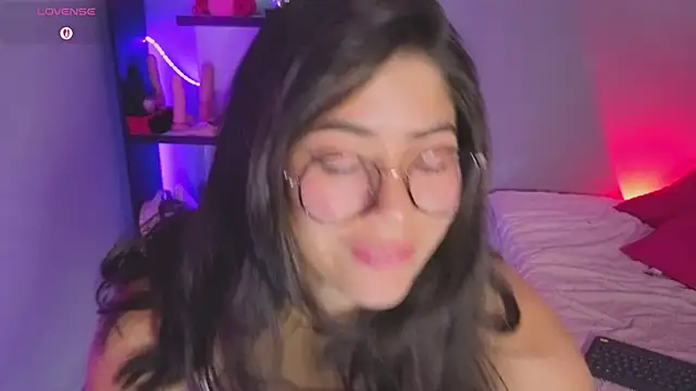 LoaLuxury online show from March 8, 2026, 4:21 pm