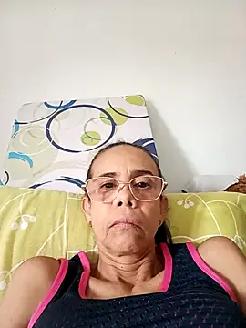 Snapshot of JuanitaDelMar chatting on November 10, 2025, 12:43 pm JuanitaDelMar online show from November 10, 2025, 12:43 pm