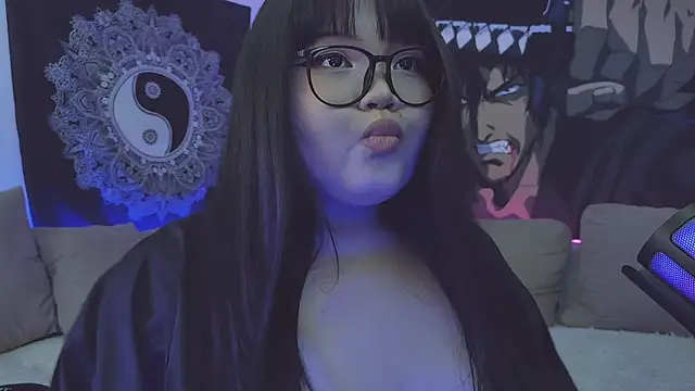 Snapshot of LeyaKan chatting on January 19, 2025, 9:45 pm LeyaKan online show from January 19, 2025, 9:45 pm