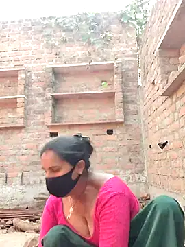 Snapshot of Hey_Ziya chatting on November 13, 2025, 7:23 am Hey Ziya online show from November 13, 2025, 7:23 am