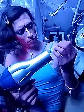 Snapshot of gurlnips chatting on December 17, 2025, 11:48 am gurlnips online show from December 17, 2025, 11:48 am