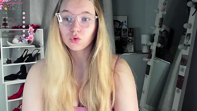 Rebecca Kelly online show from February 17, 2026, 2:31 am