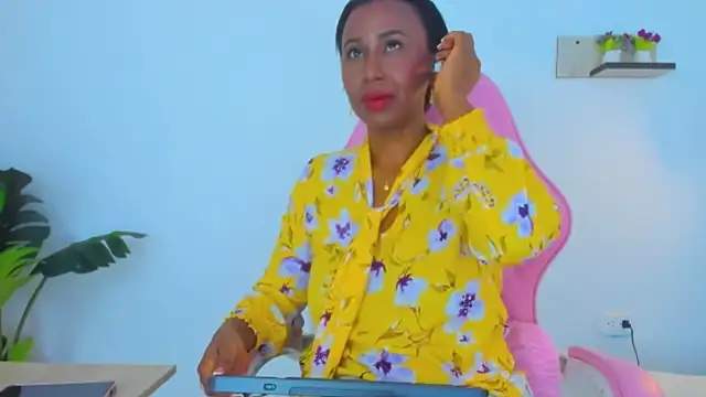 alexajhonson1012 online show from February 10, 2026, 6:51 pm