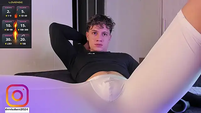 Snapshot of DerekOlsen chatting on November 16, 2025, 1:21 am DerekOlsen online show from November 16, 2025, 1:21 am