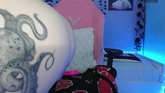 Snapshot of Scarlettsrorm chatting on March 16, 2025, 5:14 am Scarlettsrorm online show from March 16, 2025, 5:14 am