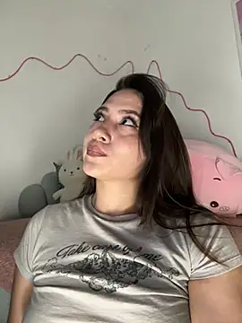 Snapshot of Tsuki-moon chatting on February 14, 2025, 3:22 am Tsuki-moon online show from February 14, 2025, 3:22 am