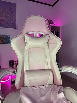 Snapshot of Tsuki-moon chatting on October 26, 2025, 12:16 pm Tsuki-moon online show from October 26, 2025, 12:16 pm