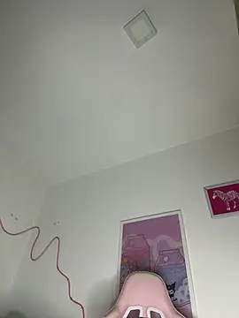 Snapshot of Tsuki-moon chatting on March 8, 2025, 3:06 am Tsuki-moon online show from March 8, 2025, 3:06 am