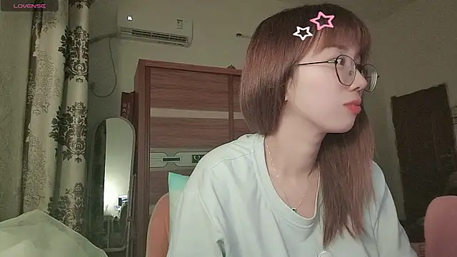 Lili 666 online show from April 20, 2026, 3:35 pm