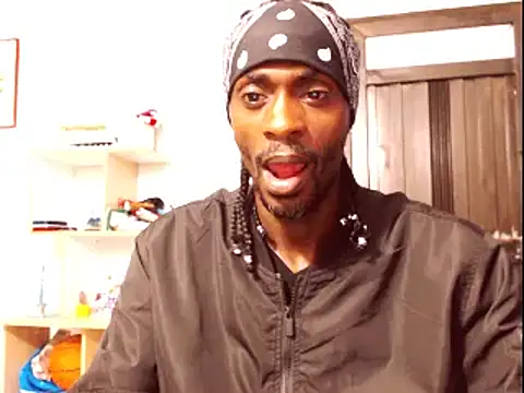 Snapshot of phillip-hot chatting on January 3, 2025, 3:27 am phillip-hot online show from January 3, 2025, 3:27 am