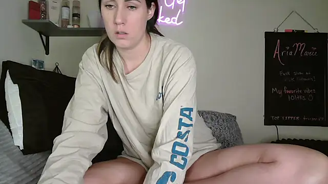 urdesire25 online show from December 23, 2025, 5:40 am