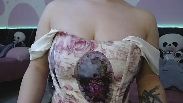 DanniAbbey online show from November 14, 2025, 12:09 pm