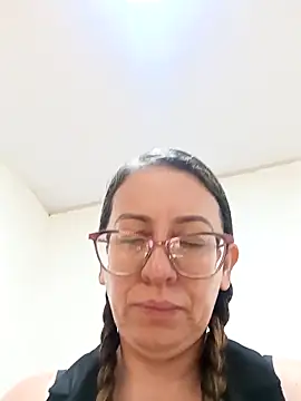 miss hanna07 online show from April 19, 2026, 3:35 pm