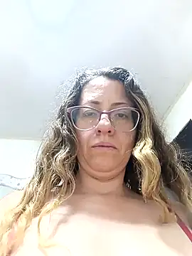 Snapshot of miss_hanna07 chatting on November 22, 2025, 12:32 am miss hanna07 online show from November 22, 2025, 12:32 am