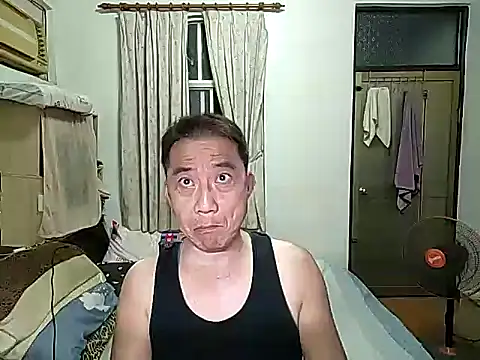 Snapshot of YuHsuant chatting on October 6, 2025, 10:49 am YuHsuant online show from October 6, 2025, 10:49 am