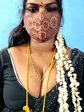 Snapshot of mayaa2u chatting on July 8, 2026, 2:57 am mayaa2u online show from July 8, 2026, 2:57 am