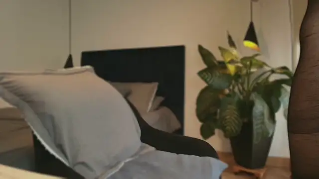 pansuggarofficial online show from December 5, 2025, 2:04 pm