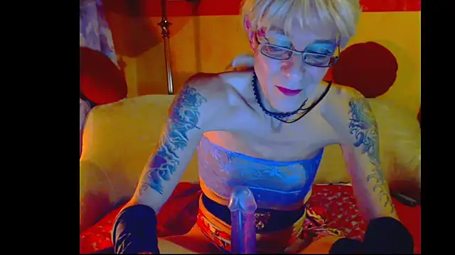 cuxladyboy online show from November 30, 2025, 12:11 am