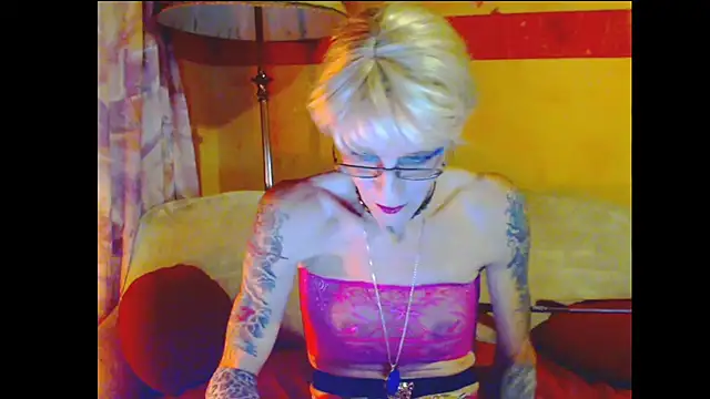 cuxladyboy online show from December 29, 2024, 9:50 am