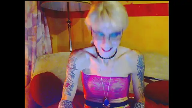 cuxladyboy online show from March 19, 2025, 1:43 am