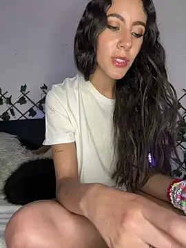 FrancellyHot online show from December 20, 2024, 5:25 am