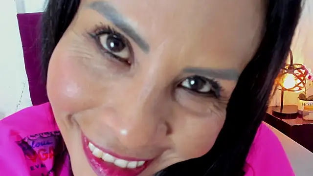 Snapshot of Anthonelaa__ chatting on October 28, 2025, 8:08 pm Anthonelaa online show from October 28, 2025, 8:08 pm