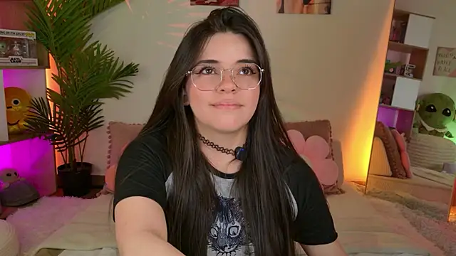 Snapshot of cammiefoalss chatting on September 25, 2025, 4:13 pm cammiefoalss online show from September 25, 2025, 4:13 pm