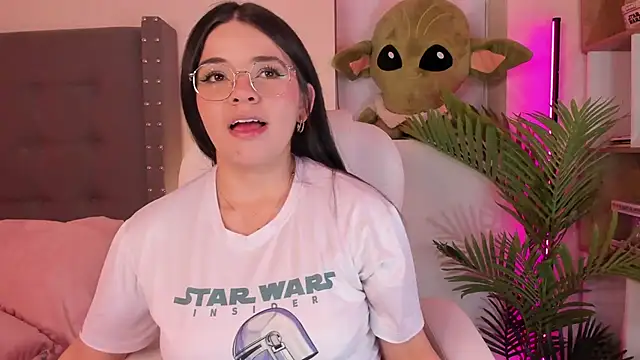 Snapshot of cammiefoalss chatting on March 3, 2025, 1:45 pm cammiefoalss online show from March 3, 2025, 1:45 pm