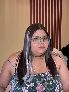 Snapshot of _Shara_Handal_ chatting on March 8, 2025, 8:55 am Shara Handal online show from March 8, 2025, 8:55 am