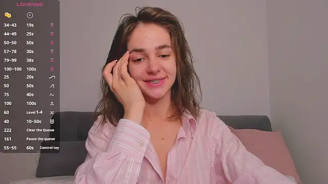 Snapshot of JudyAngil chatting on December 1, 2025, 6:14 am JudyAngil online show from December 1, 2025, 6:14 am