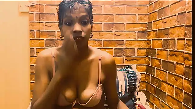 Snapshot of Fuckable_Nasty_MILF chatting on June 2, 2026, 4:51 pm Fuckable Nasty MILF online show from June 2, 2026, 4:51 pm