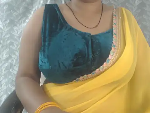 Snapshot of cute-priy chatting on July 4, 2026, 4:30 am cute-priy online show from July 4, 2026, 4:30 am