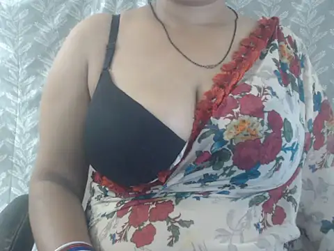 Snapshot of cute-priy chatting on July 2, 2026, 4:29 am cute-priy online show from July 2, 2026, 4:29 am