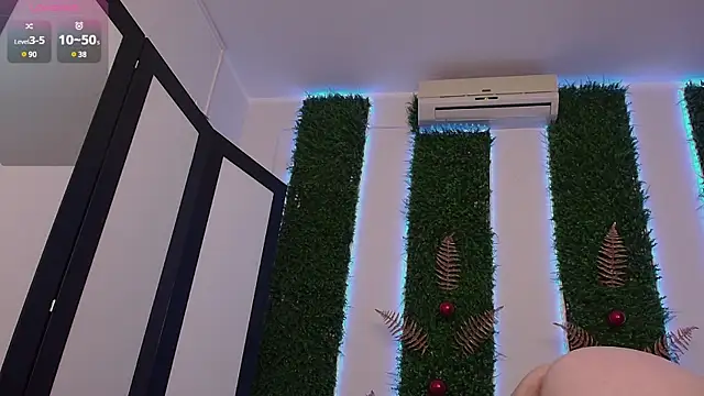 Snapshot of Nicole__Aniston_ chatting on December 23, 2024, 8:36 pm Nicole  Aniston  online show from December 23, 2024, 8:36 pm