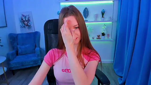 Snapshot of MileyWings chatting on September 14, 2025, 4:46 am MileyWings online show from September 14, 2025, 4:46 am