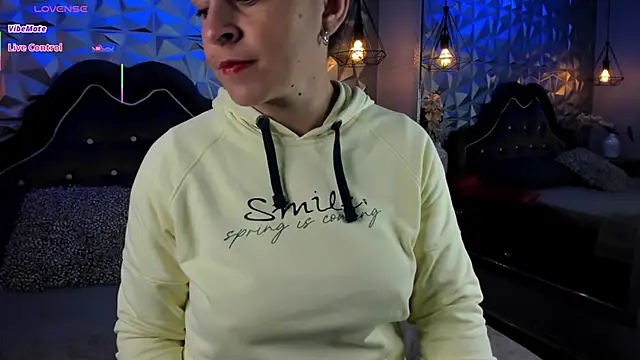 Snapshot of BarbaraTyleer chatting on September 18, 2025, 1:14 pm BarbaraTyleer online show from September 18, 2025, 1:14 pm