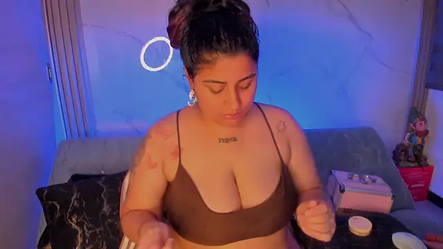 Snapshot of dayan_silva_ chatting on December 20, 2025, 12:24 am dayan silva online show from December 20, 2025, 12:24 am