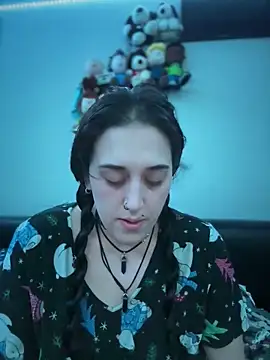 ThicBunz online show from April 13, 2026, 1:53 am