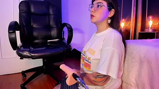 JeyLee online show from March 10, 2025, 11:45 am